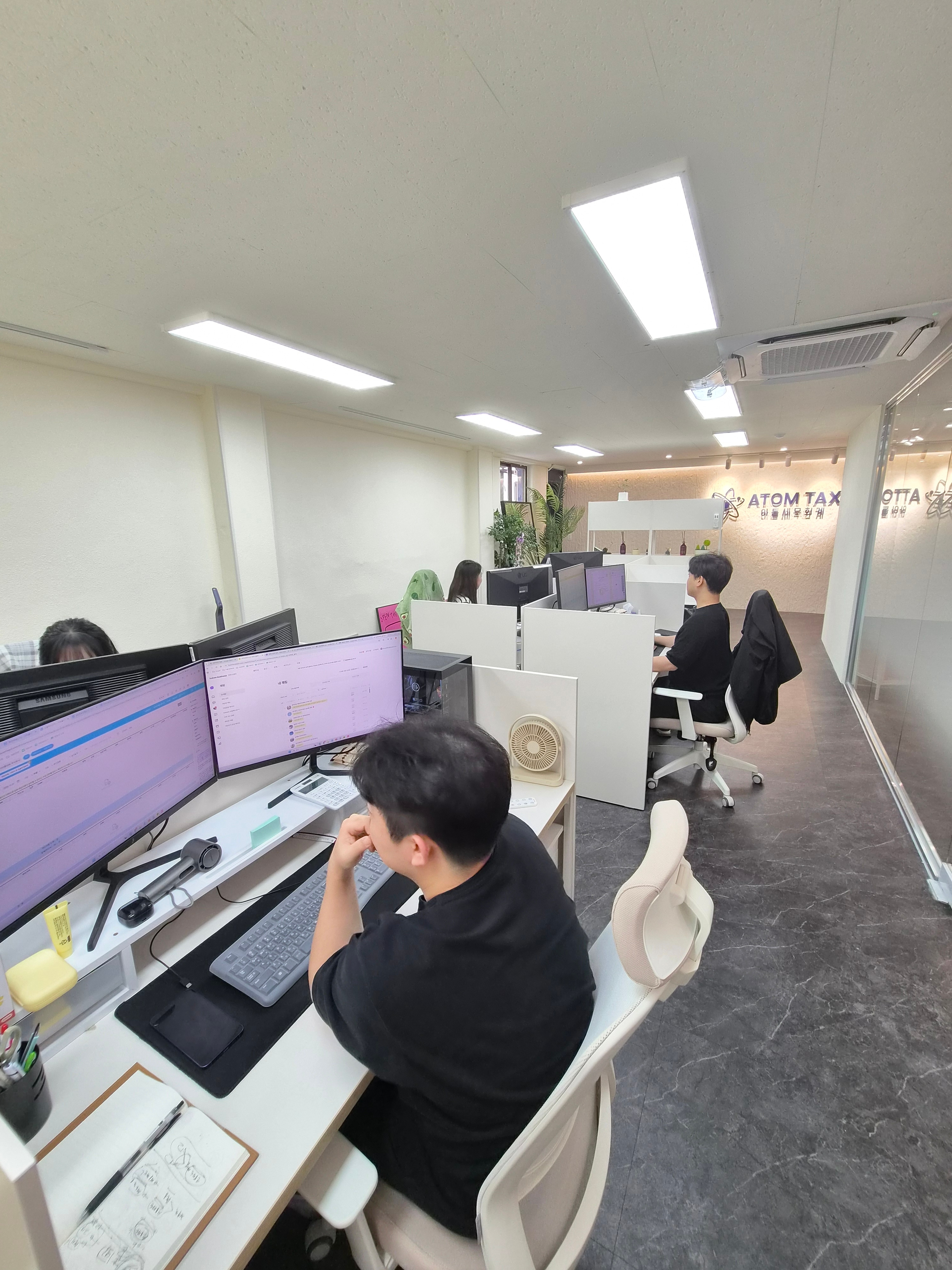 아톰 스테이션 업무공간
